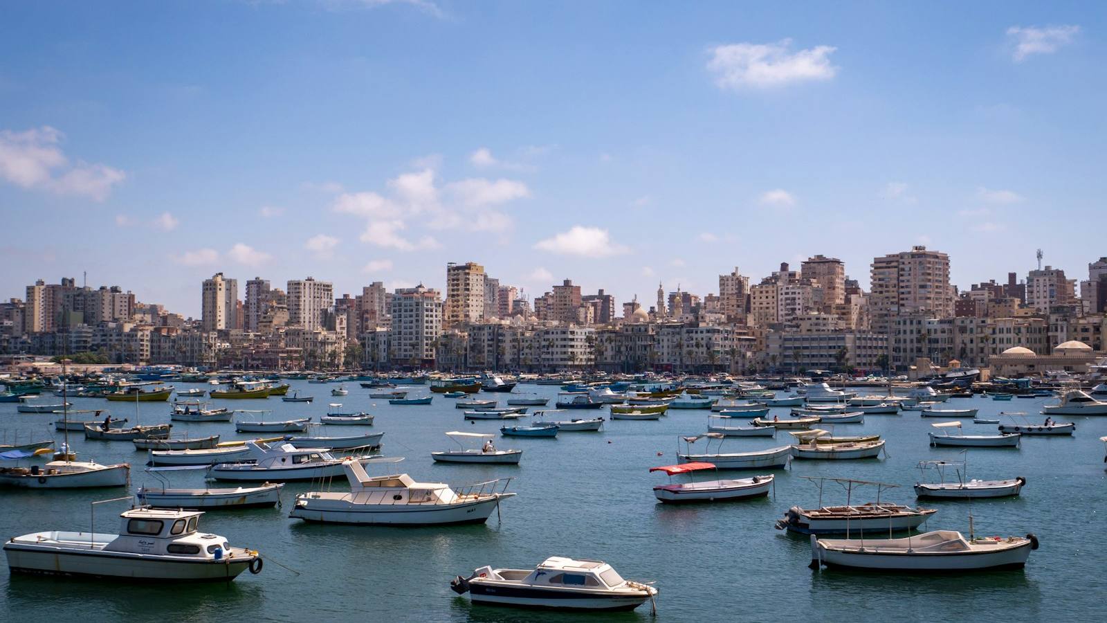 الميناء الشرقي وكورنيش الإسكندرية
